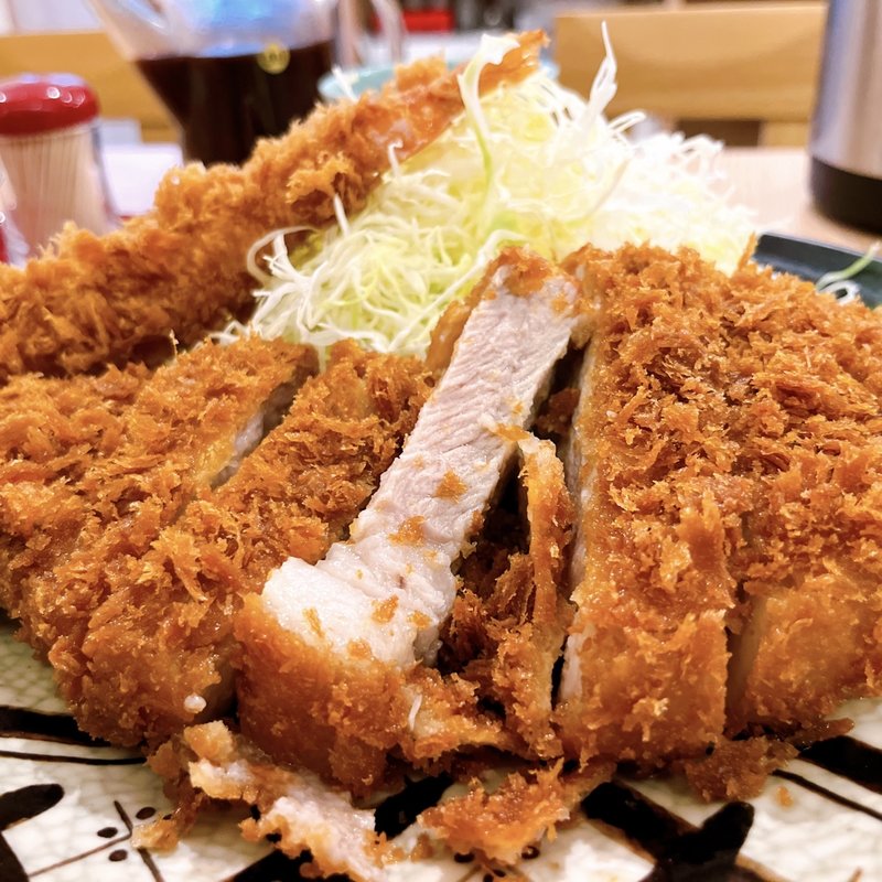 厚切りロースかつ定食(とんかつまるや戸越銀座店)