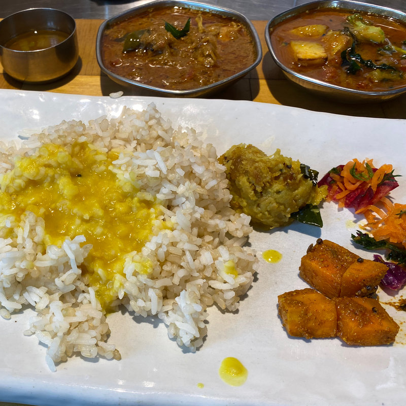 2種盛りミールス（チキン&ベジタブル）(ゼロワンカレー a.o.d.)