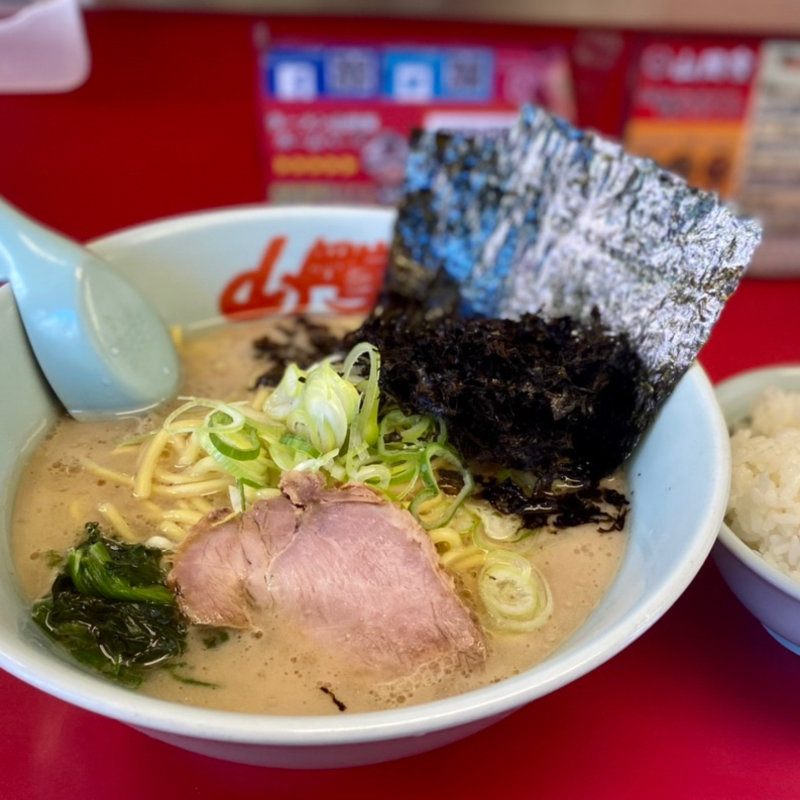 醤油ラーメン＋黒ばら海苔(ラーメン山岡家 南2条店)