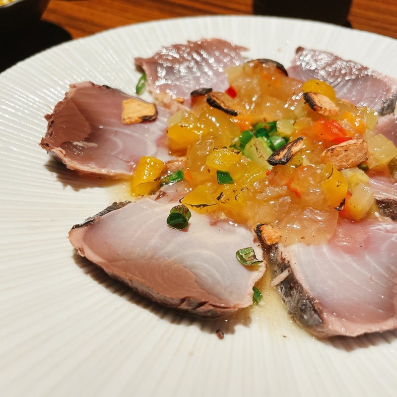 カツオのカルパッチョ(焼き鳥とワイン＋ビストロおでん 3B)