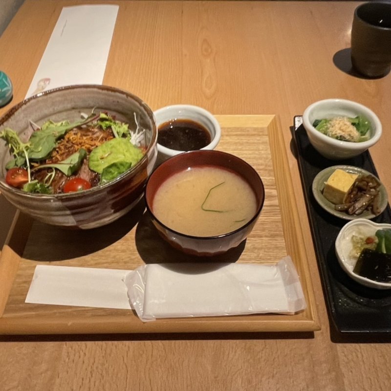 天草黒毛和牛ステーキ丼(妻恋坂酒趣)