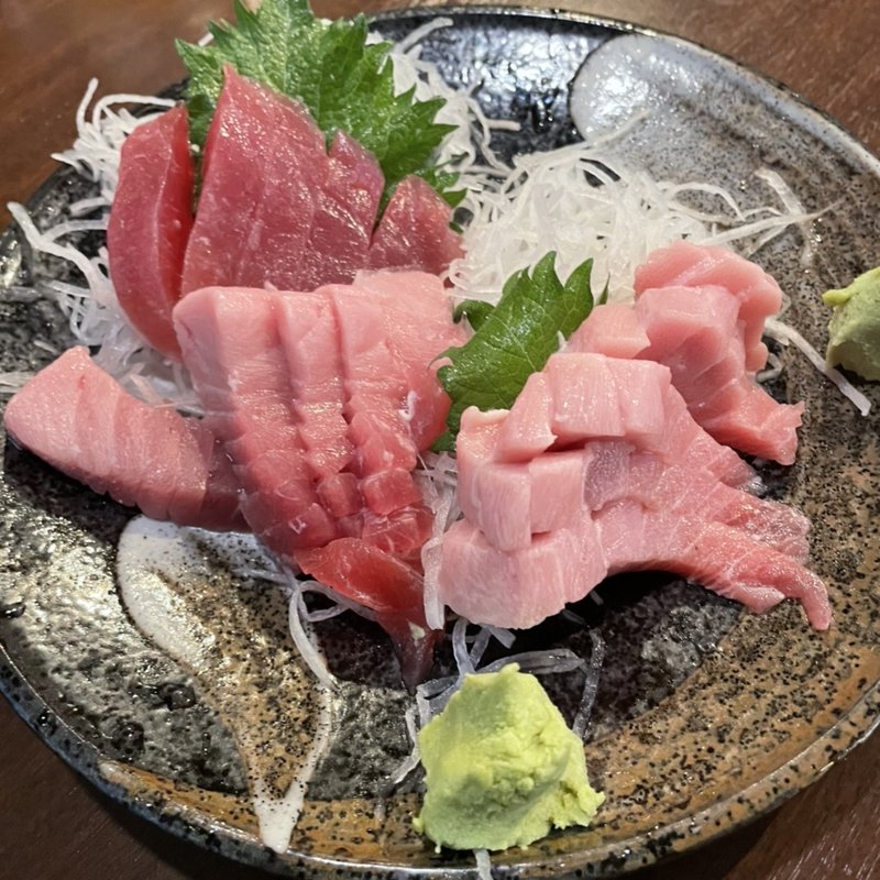 鮪刺身盛り合わせ(鮪 やきとり須田)