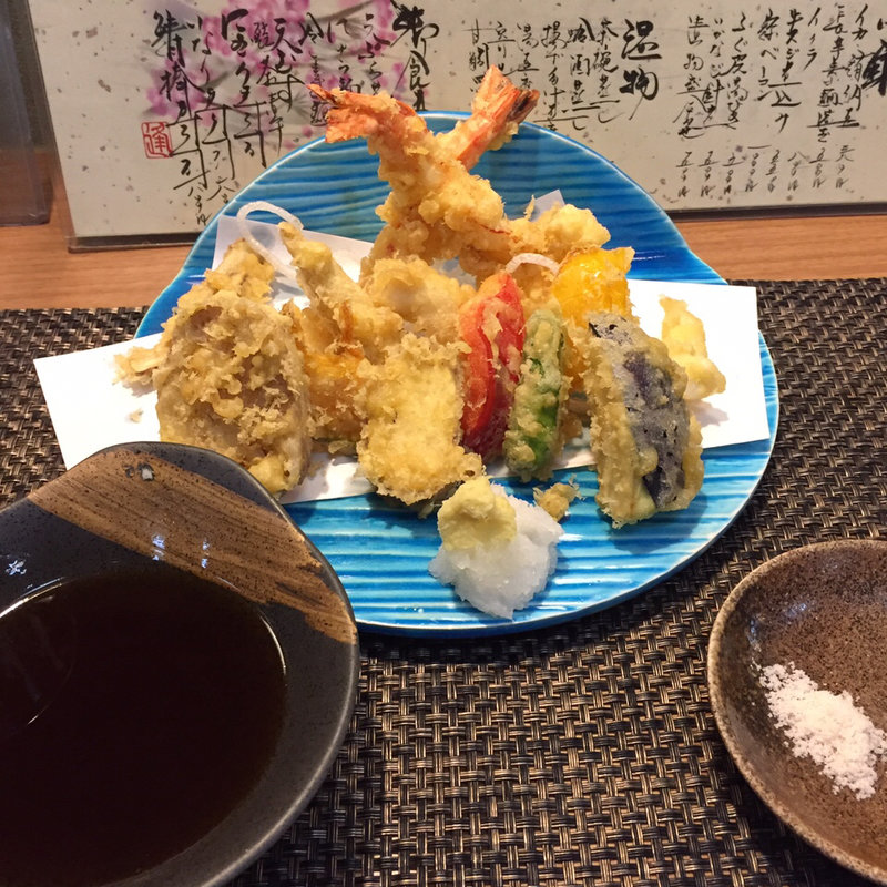 天ぷらの盛り合わせ(加門)