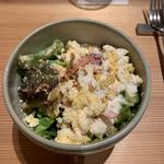 網えびと竹鶏卵のシーザーサラダ(わたす日本橋 東北の情報発信交流拠点)