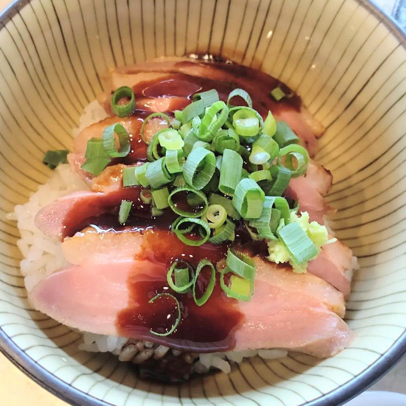鴨ロースどんぶり(中華蕎麦鳴神食堂)
