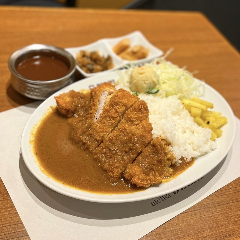 カツカレー（インドガーリックポークカレー・デリー欧風カレー追加）(アトリエデリー（atelier DELHI〕)