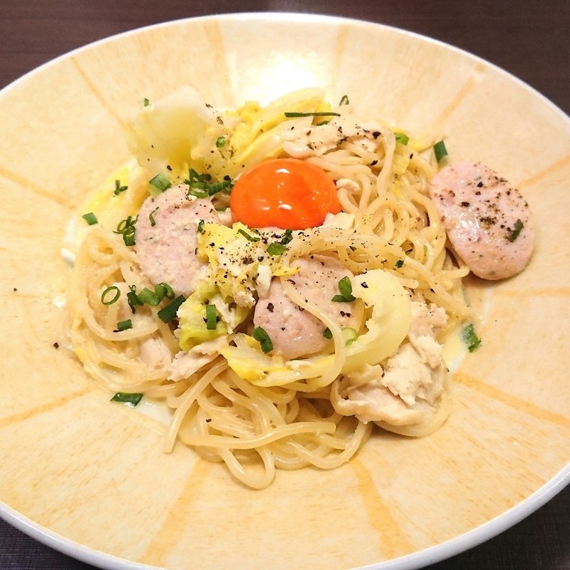 みつせ鶏と春キャベツの醤油漬卵黄カルボ(鎌倉パスタ DININGノースポート・モール店)
