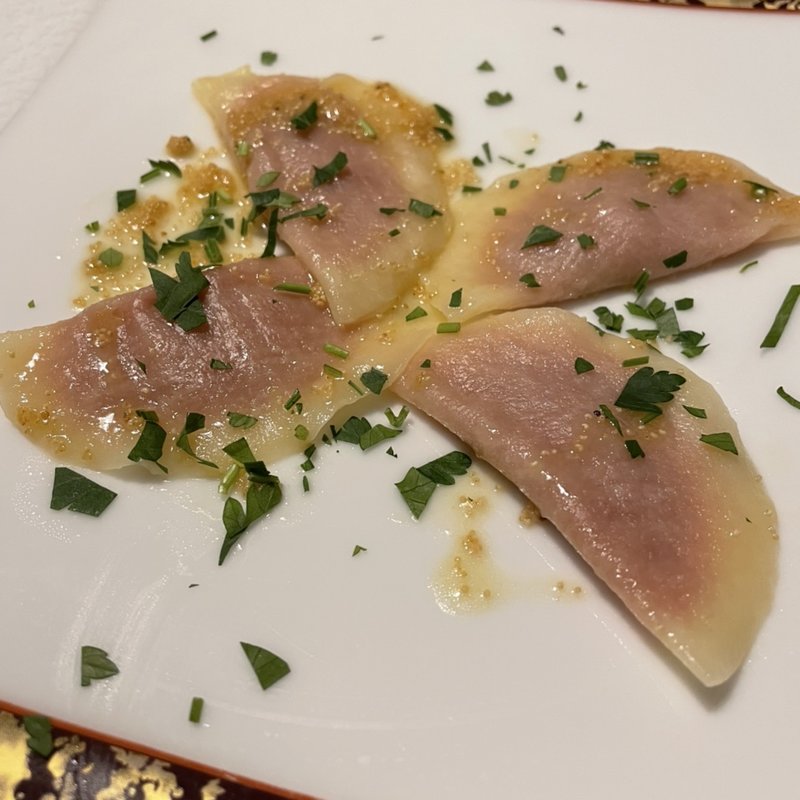 ビーツとリコッタチーズのカゾンセイ(レストラン・ピウ)