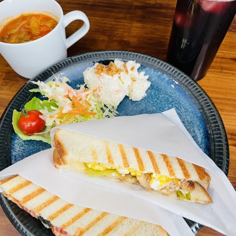 マルゲリータホットサンド(MUGI Caffe)