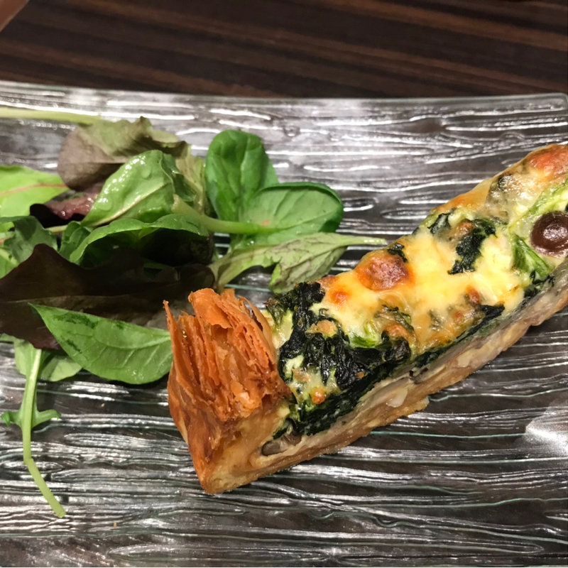 きのことベーコンのキッシュ(俺のフレンチ TOKYO )