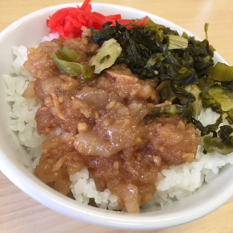 サービスご飯 (にんにく背脂高菜漬け乗せ)(ラーメン並木 防府店)