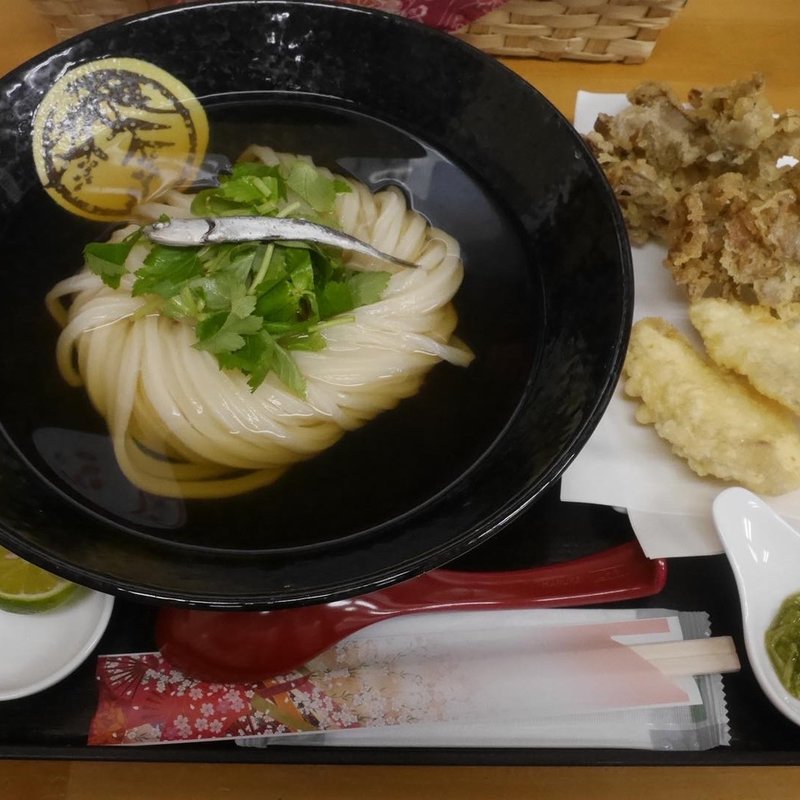 香るひやかけと真鯛、舞茸天セット(手打ちうどん 紅屋)
