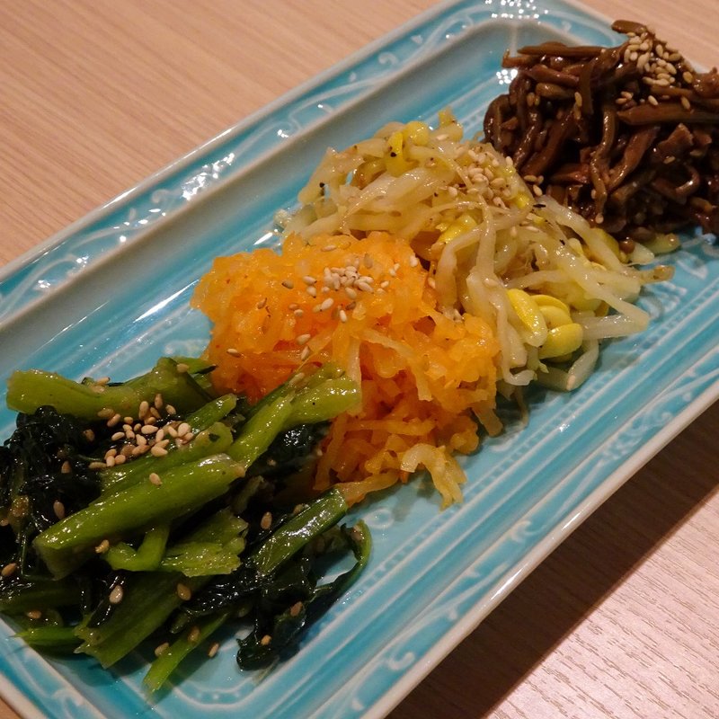 ナムル4種盛り合わせ(板前焼肉 一牛 心斎橋本店)