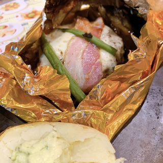 たっぷりチーズと国産舞茸の包み焼きハンバーグ(ココス 秋葉原店 )
