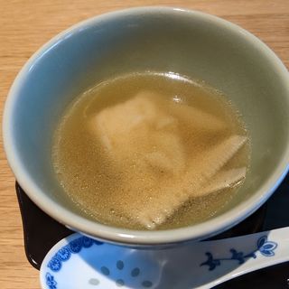 ホタテのワンタンスープ(Chinese restaurant KUE)