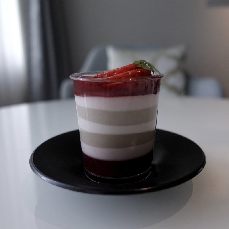 苺とピスタチオの寒天よせ(菓匠 花桔梗 ジェイアール名古屋タカシマヤ店)