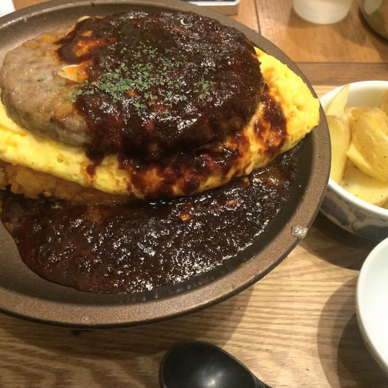 オムライスとデミグラスハンバーグ(横濱元町ドリア)