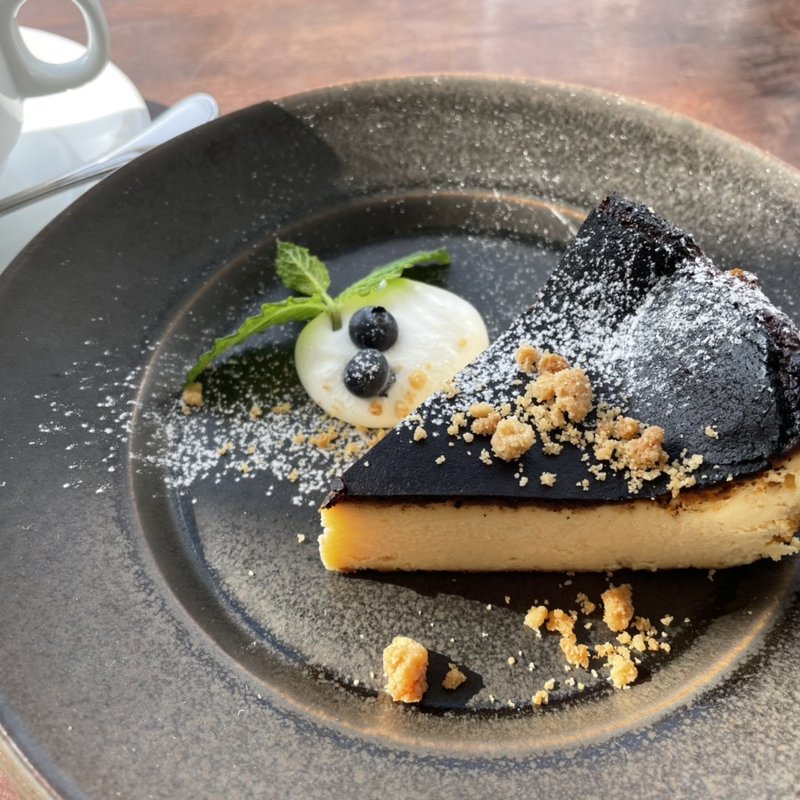 バスクチーズケーキ(レストラン ラ・マーレ)