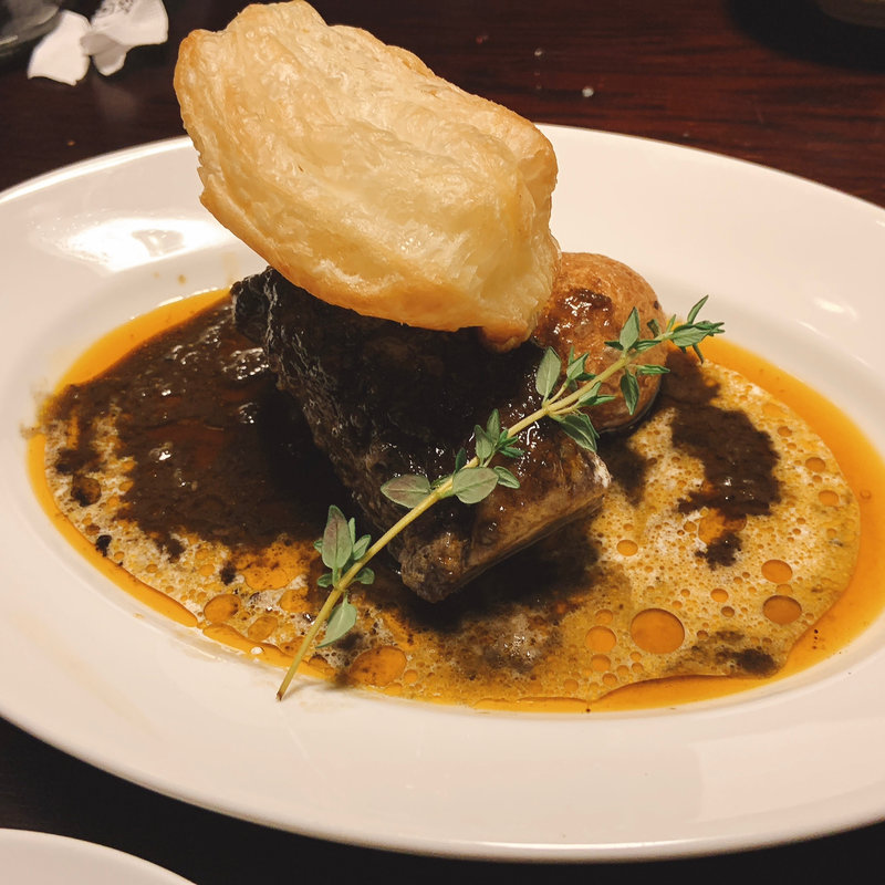 牛バラ肉の赤ワイン煮込み(Meet　Meats　5バル　 高田馬場店)