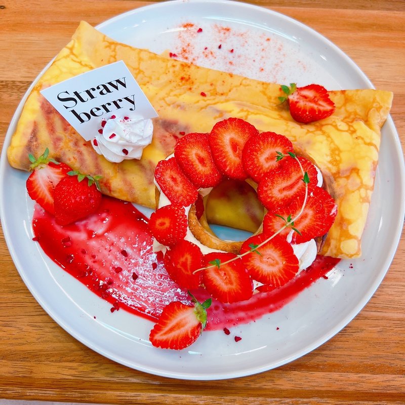 国産いちごのミルフィーユクレープ(Forest Green Crepe ＆ Bake )