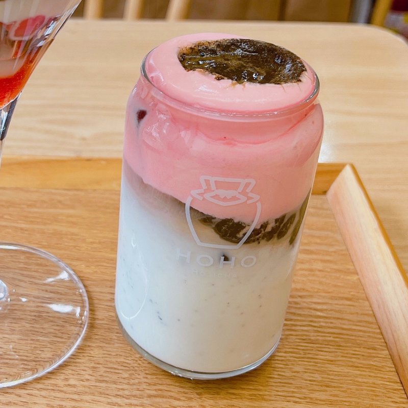 桜のクリーム焙じ茶ラテ(極上)(HOHO HOJICHA 焙茶専門店)