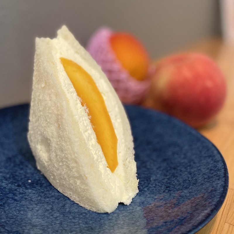 フルーツサンドイッチ(マンゴー)(BON LUMIERE)