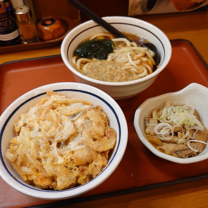 まるごと山田セットAセット(温うどん)(山田うどん食堂 下館294号バイパス店)