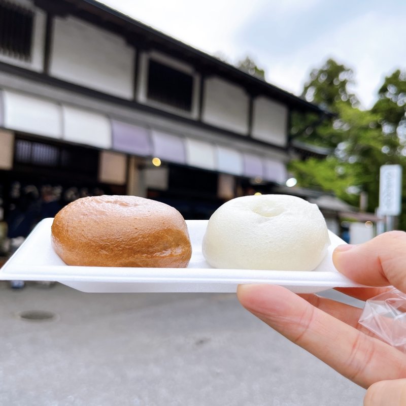 へそまんじゅう(白・茶)(へそまんじゅう本舗 （へそまんじゅうほんぽ）)