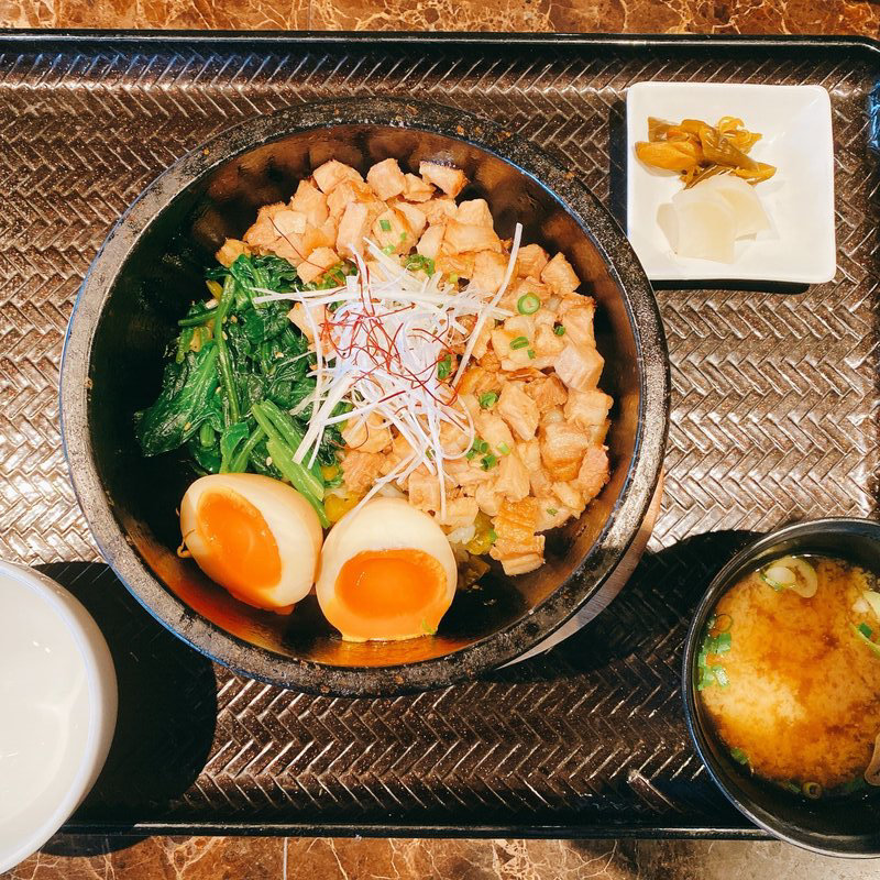 おいるも豚バラ肉の高菜の石焼井(鉄板焼 S)