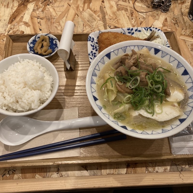 もつ煮込み豚汁定食(ごちとん ホワイティうめだ店)
