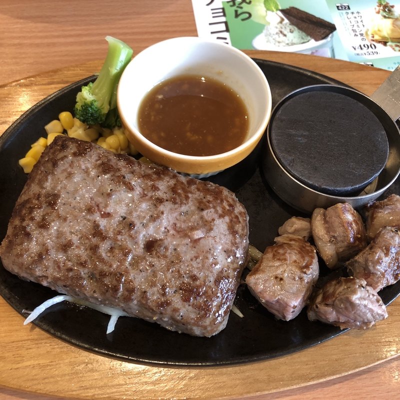 ビーフハンバーグステーキ&カットサーロインステーキ(ココス 港北新羽駅前店 )