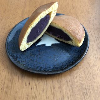 野菜餡のどら焼き　紫芋(麻布野菜菓子 銀座店)