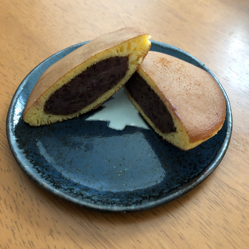 野菜餡のどら焼き　小豆(麻布野菜菓子 銀座店)
