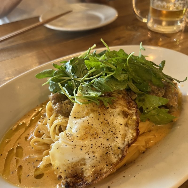 自家製サルシッチャのクリームパスタ(東灯)