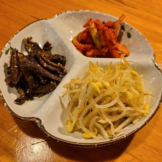 ナムル盛り合わせ(韓国家庭料理 黒豚)