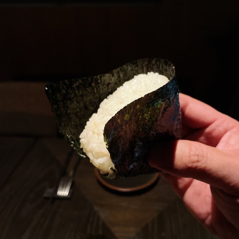 おにぎり（鮭）(（惚）オ向イ上ル)