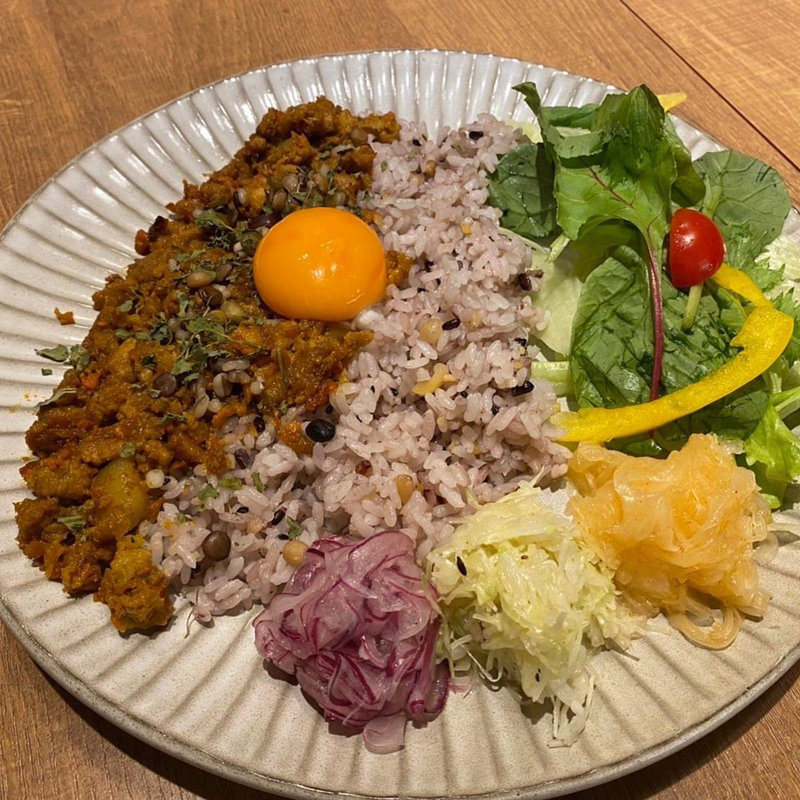 生キーマカレー 生卵トッピング(キーマモンスター)