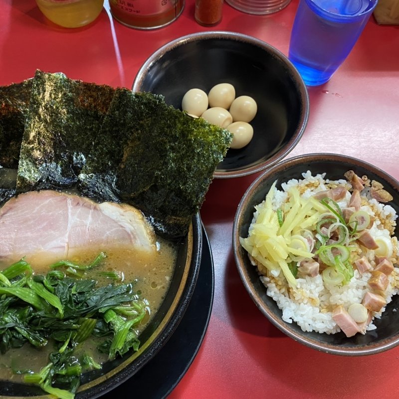 ラーメン＋賄い飯セット(880)ほうれん草(100)うずら(100)(とらきち家 )
