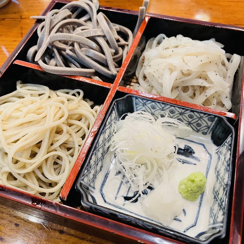 三色そば(蕎上人)