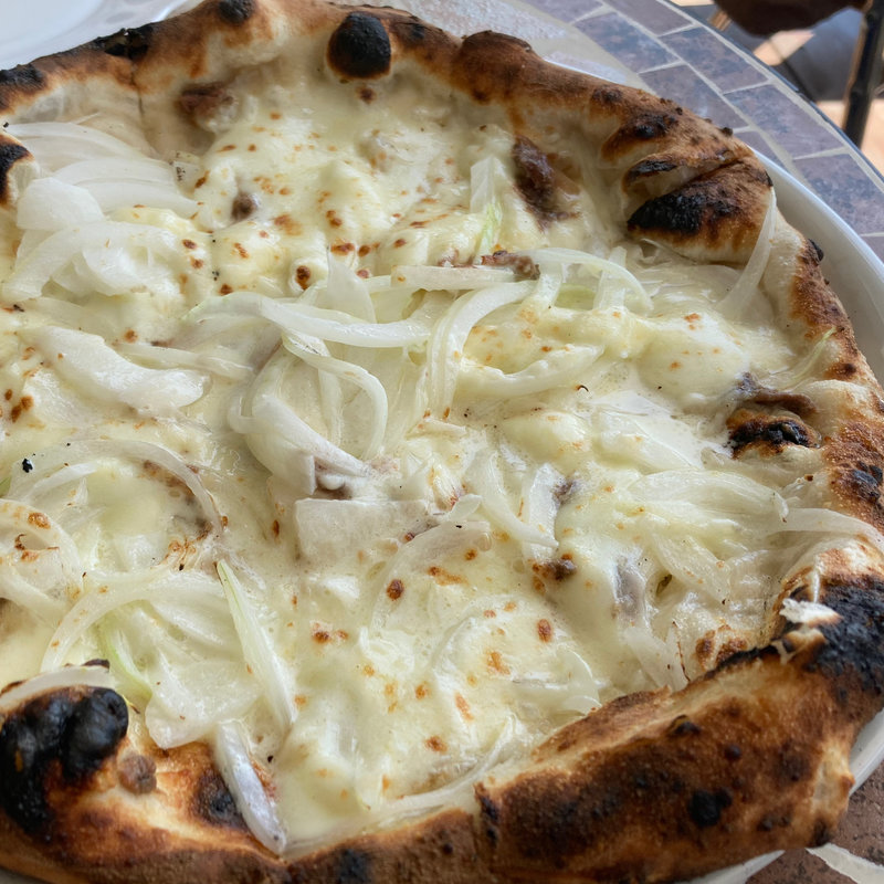 淡路産新玉ねぎのピザ(まるみ食堂)