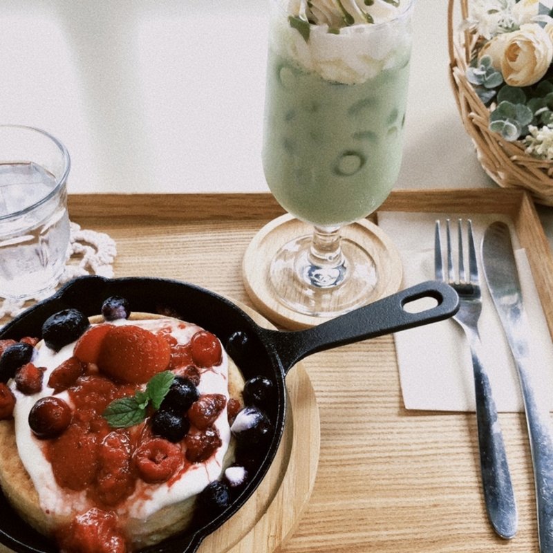 ベリーベリーヨーグルト、抹茶オレ(フォルダCafe)