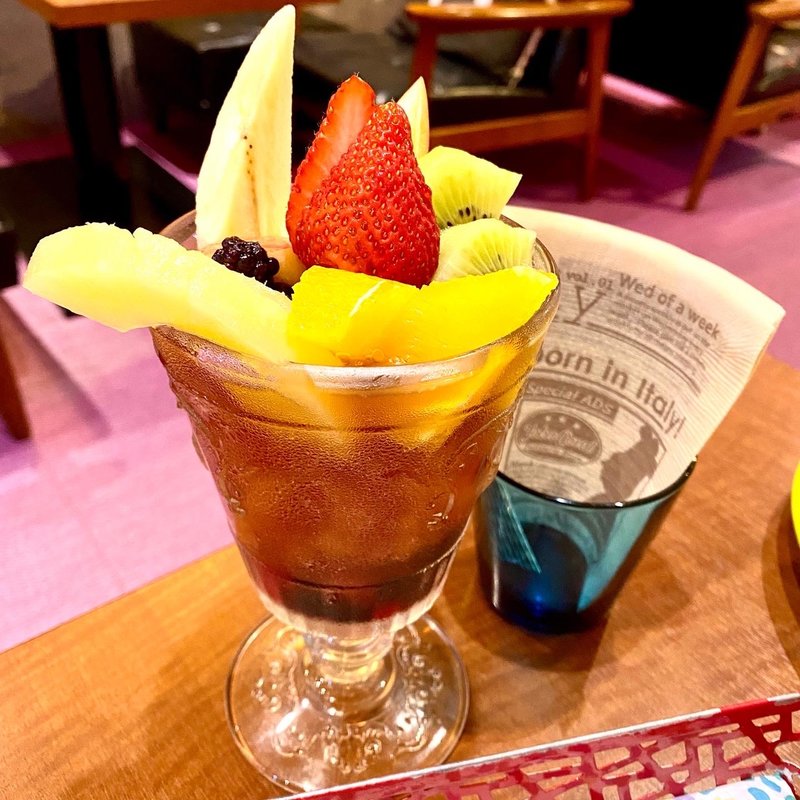 季節のフルーツアイスティー(チンクエチェント )