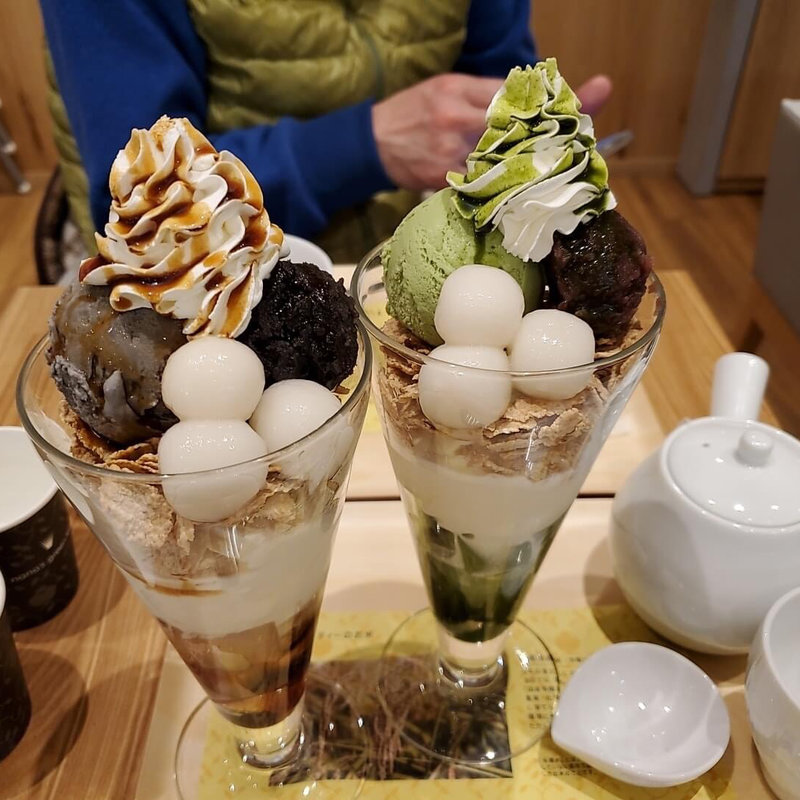 黒ごま白玉パフェ 抹茶白玉パフェ(ナナズ・グリーンティー 自由が丘店 （nana’sgreen tea）)