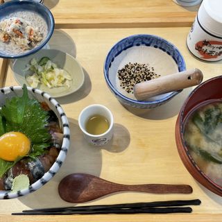醤油だれ　ごまさば丼　定食(いまがわ食堂)