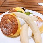 バナナホイップパンケーキチョコソース添え(幸せのパンケーキ 大宮店)