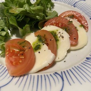 北海道産モッツァレラチーズのカプレーゼ(鎌倉パスタ イオンモール伊丹店)