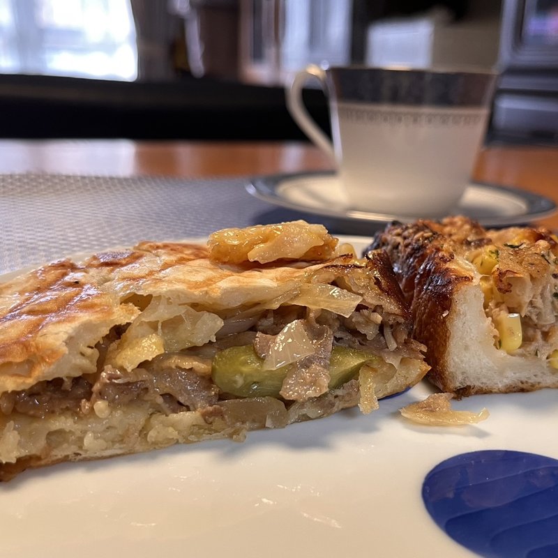 フィリーチーズステーキのホットサンド(The City Bakery 平和)