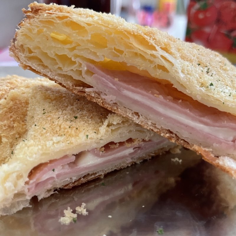 とっとこハムチーズ太郎(小麦の奴隷　千種店)