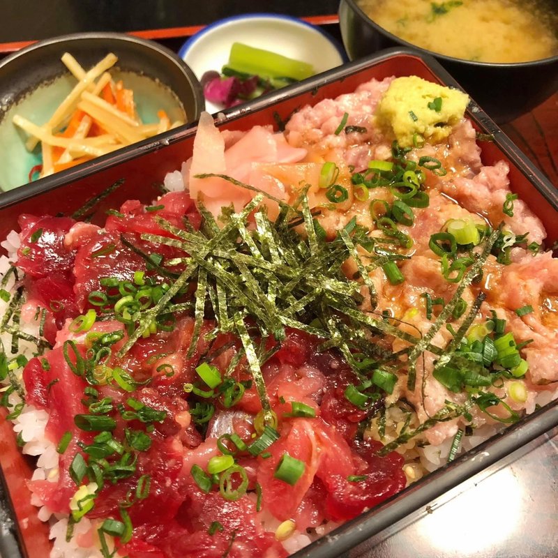 ハーフ丼 ねぎとろ 中おち(なみはな )