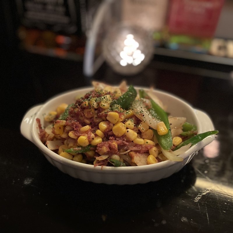 コーンとコンビーフのバター醤油炒め(Smoky)